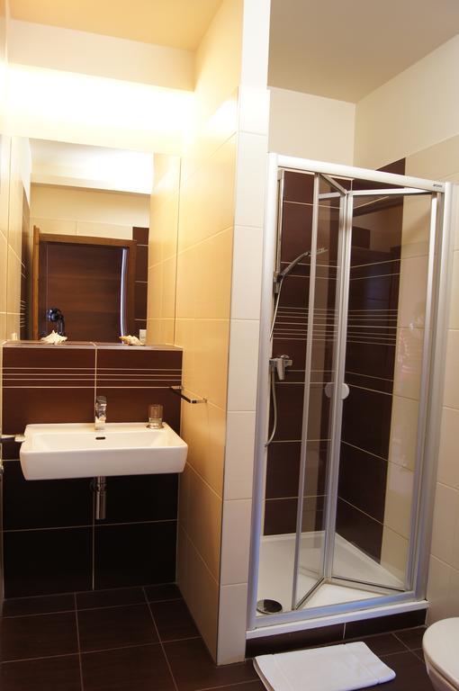 Pension Inspirace A Wellness Self Check-In Kolin Exterior photo